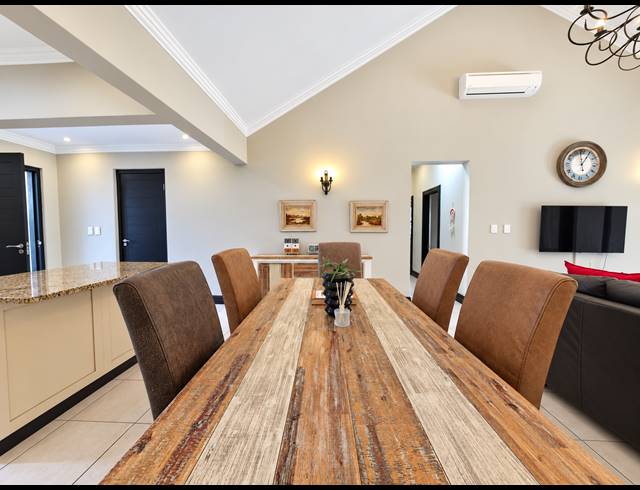 4 BEDROOM TOWNHOUSE TO LET IN BALLITO CENTRAL
